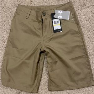 Boys size M Under Armour shorts NWT